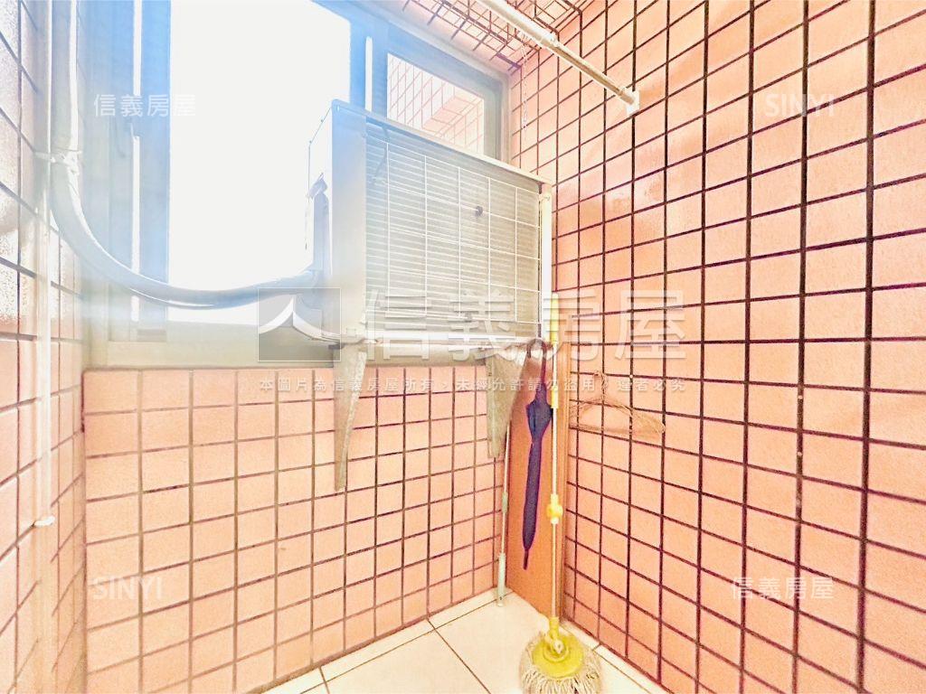 逢甲商圈採光漂亮美兩房房屋室內格局與周邊環境