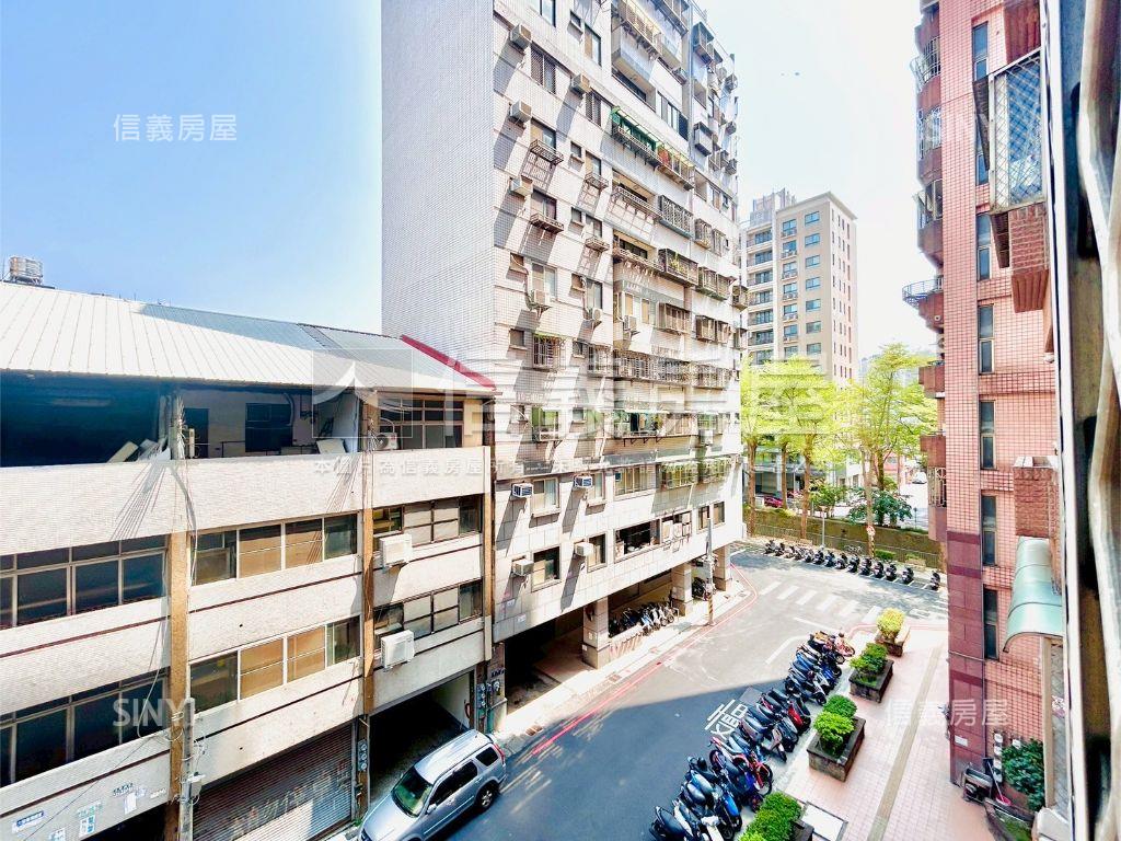 逢甲商圈採光漂亮美兩房房屋室內格局與周邊環境