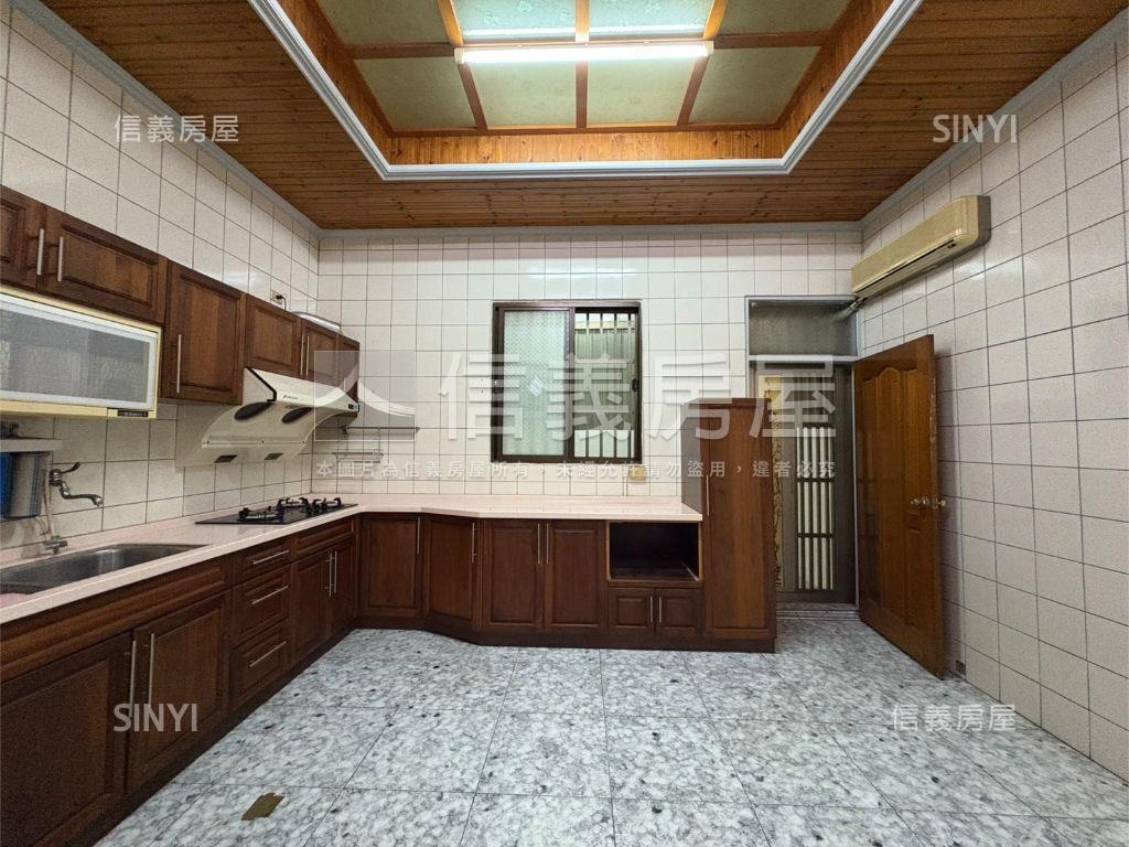 近家樂福透天房屋室內格局與周邊環境