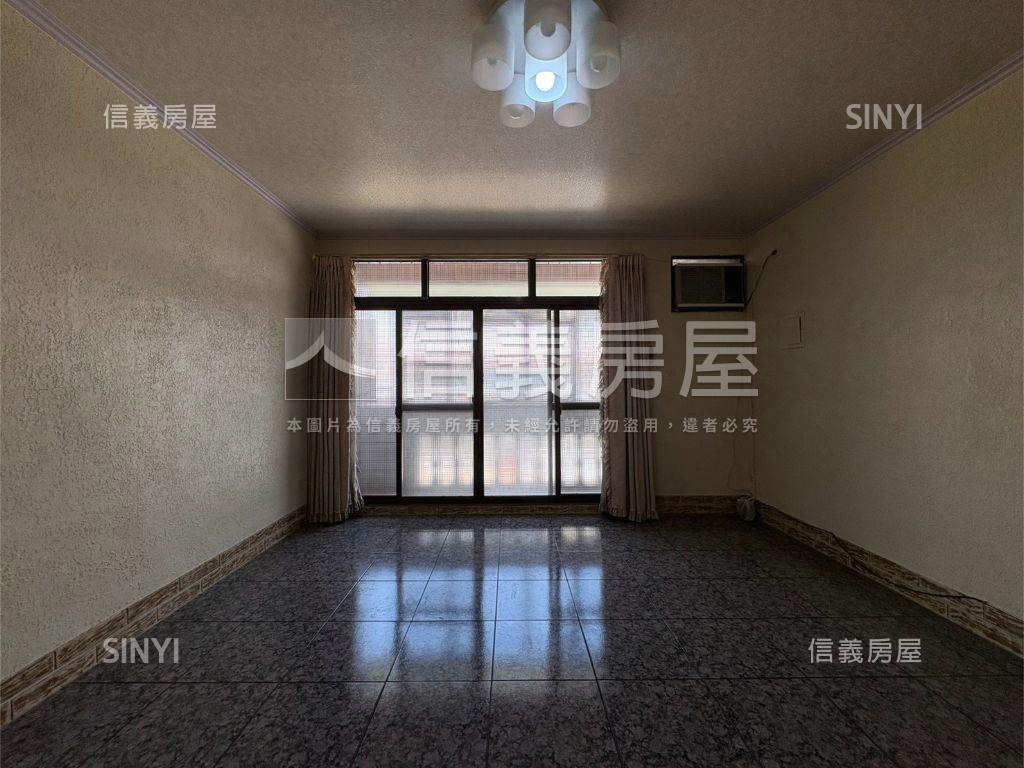 近家樂福透天房屋室內格局與周邊環境