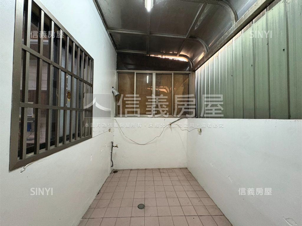 近家樂福透天房屋室內格局與周邊環境