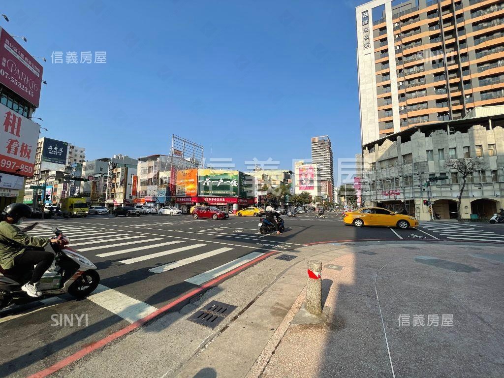 七賢二路熱鬧金店面房屋室內格局與周邊環境