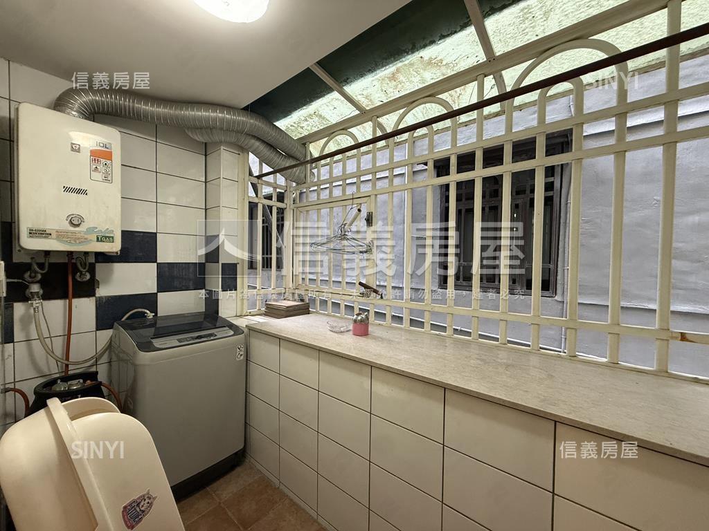 喵喵友善✿近捷運黃金三樓房屋室內格局與周邊環境