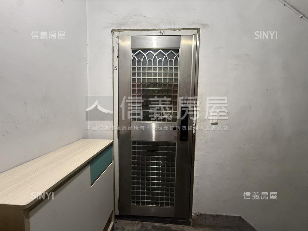 喵喵友善✿近捷運黃金三樓房屋室內格局與周邊環境