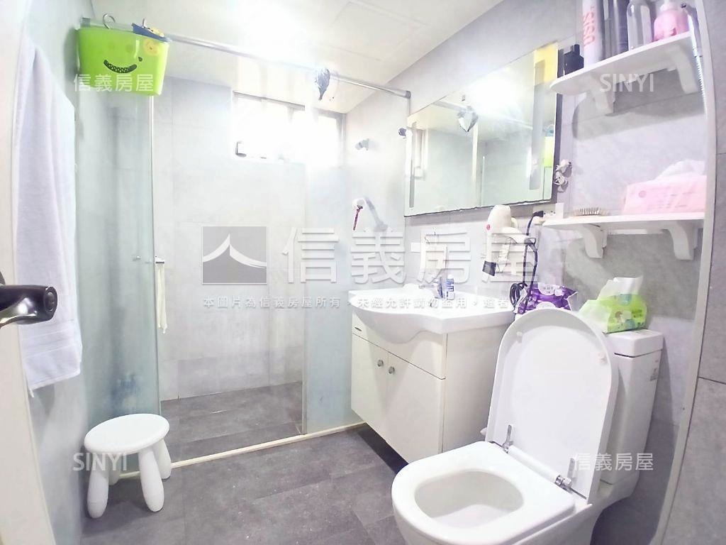 月河美景四房車位房屋室內格局與周邊環境