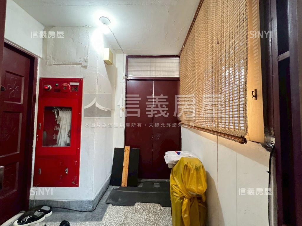 左營果貿低總價成家三房房屋室內格局與周邊環境