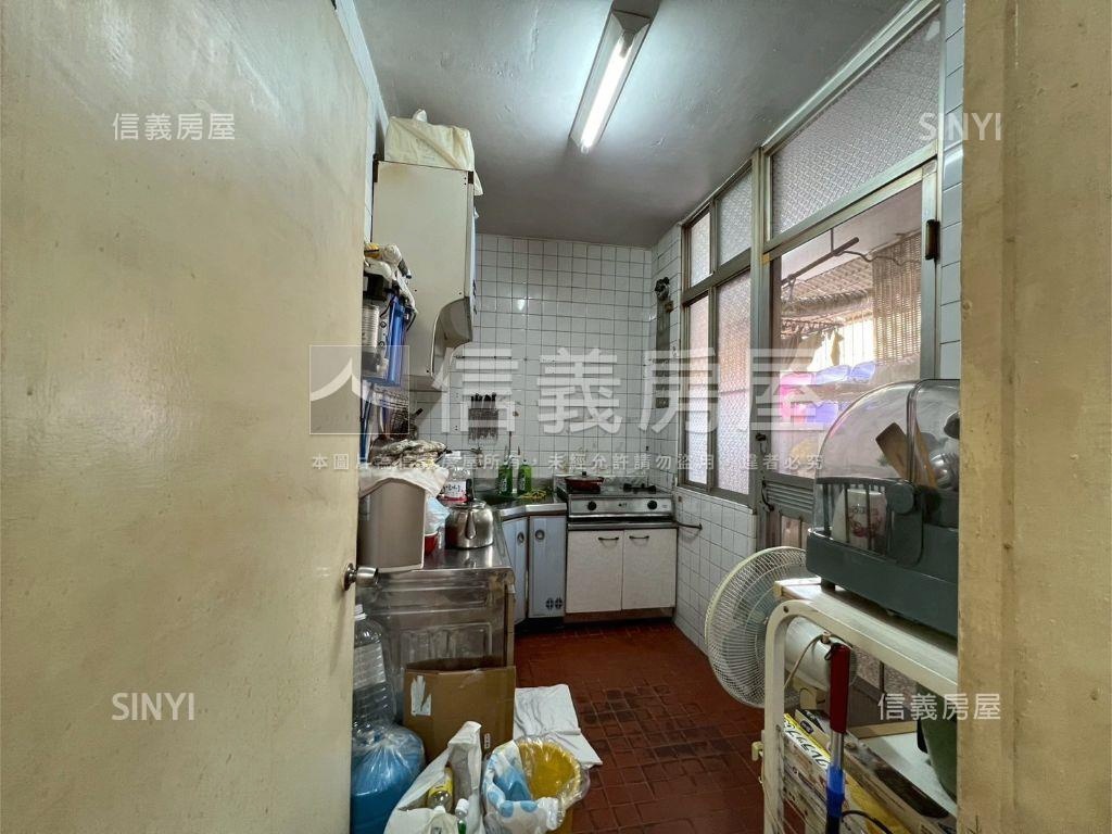 左營果貿低總價成家三房房屋室內格局與周邊環境
