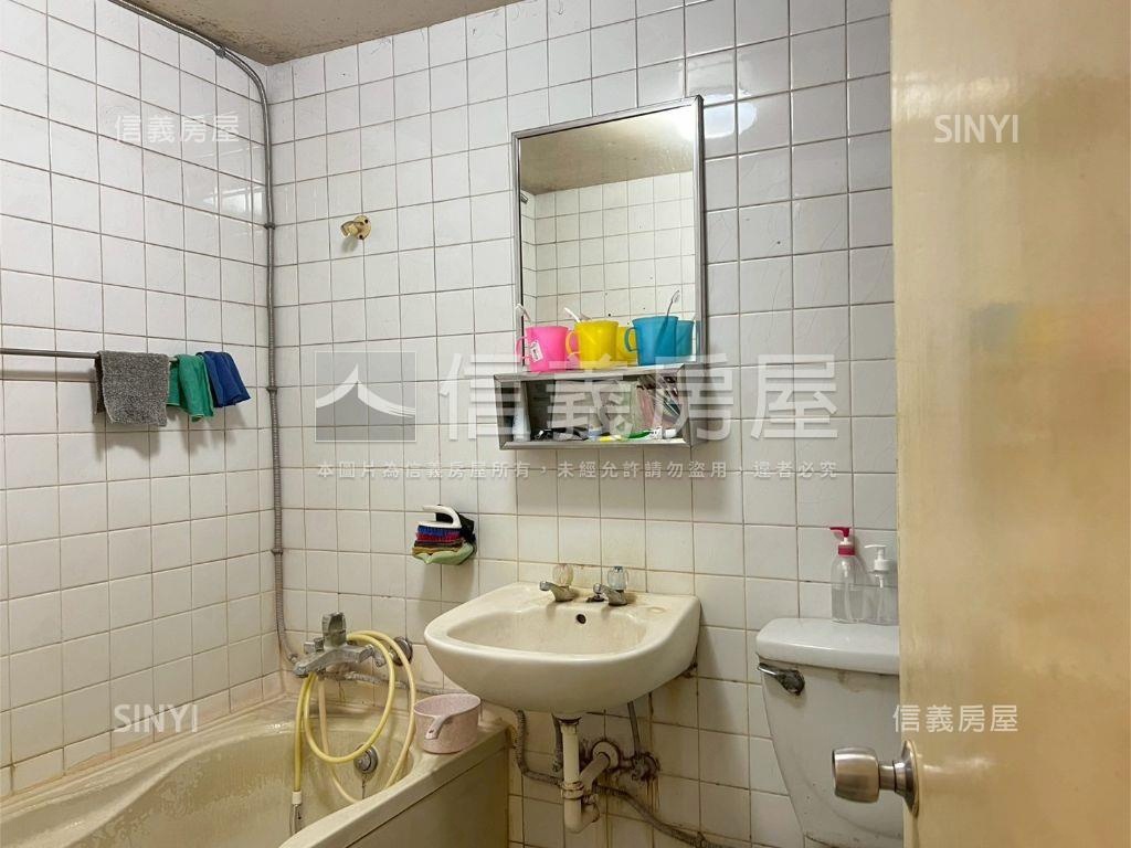 左營果貿低總價成家三房房屋室內格局與周邊環境