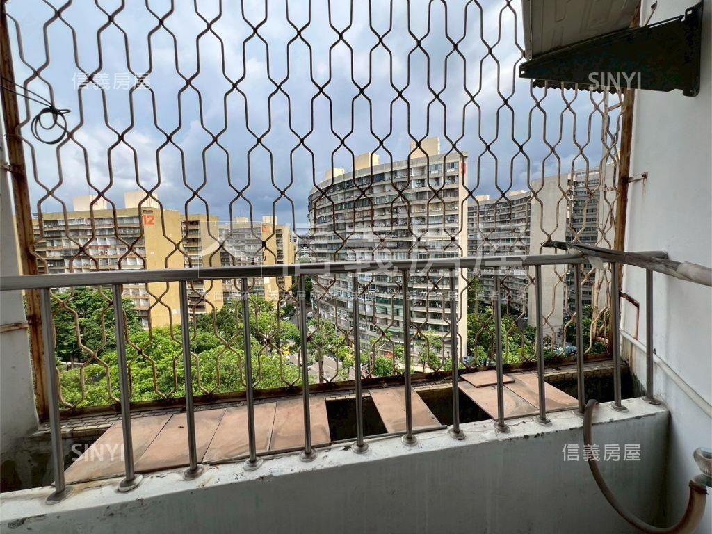 左營果貿低總價成家三房房屋室內格局與周邊環境