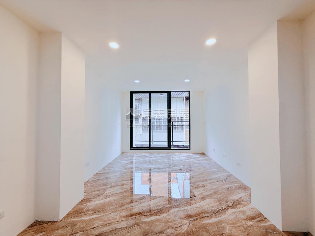 全新落成！近銀行臨路透天房屋室內格局與周邊環境