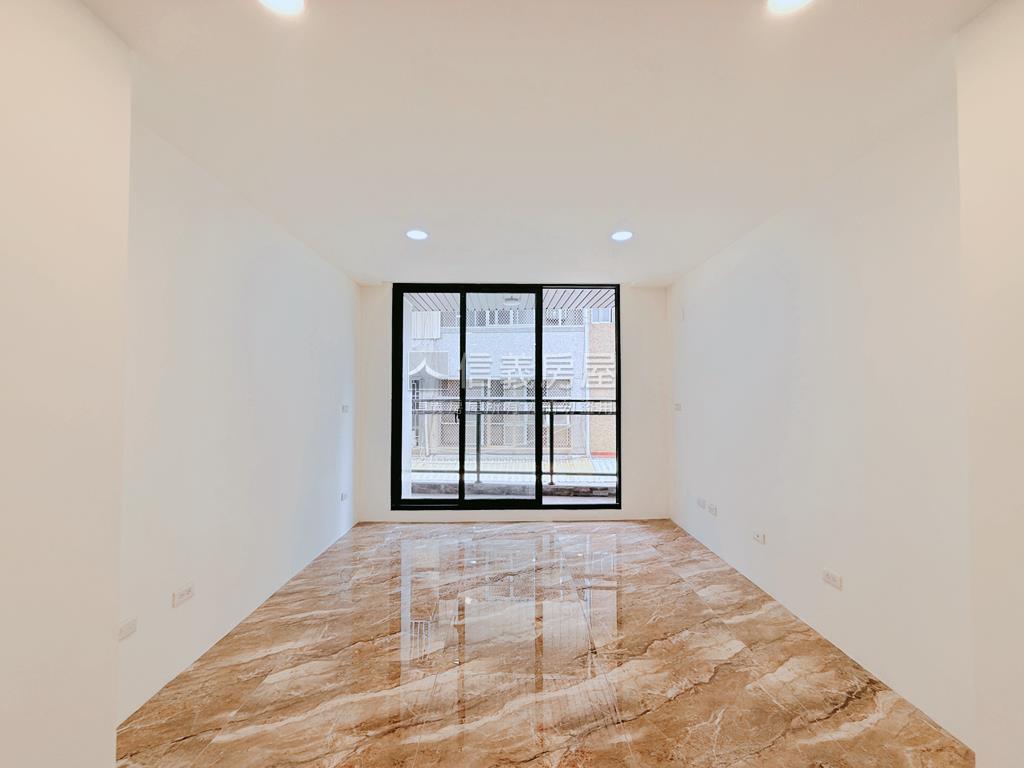全新落成！近銀行臨路透天房屋室內格局與周邊環境