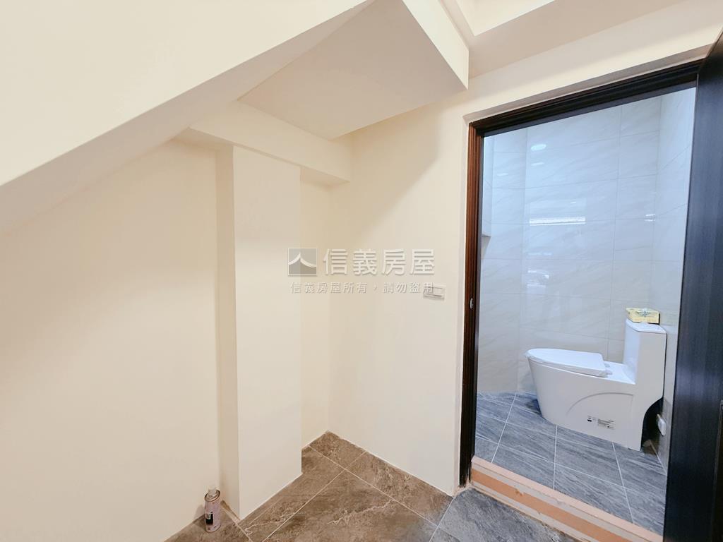 全新落成！近銀行臨路透天房屋室內格局與周邊環境