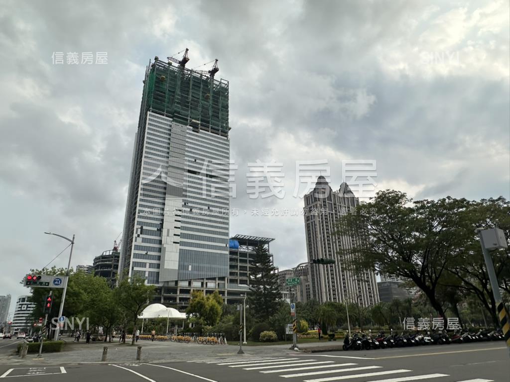 凹子底捷運百貨公園店面房屋室內格局與周邊環境