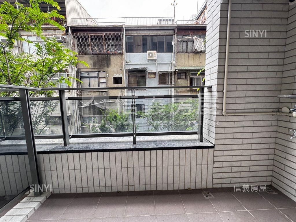 鼎泰中城雙衛浴房屋室內格局與周邊環境