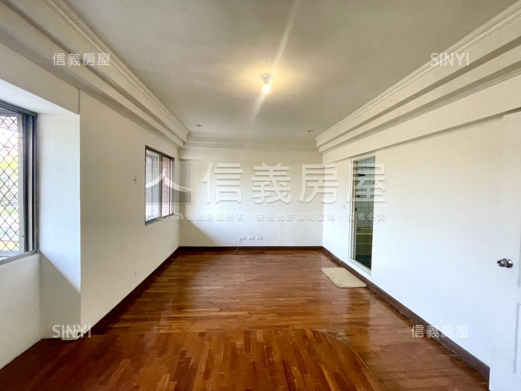 面柳川河畔三房車位房屋室內格局與周邊環境