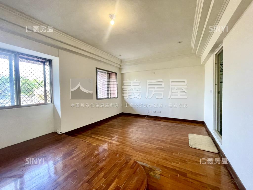 面柳川河畔三房車位房屋室內格局與周邊環境