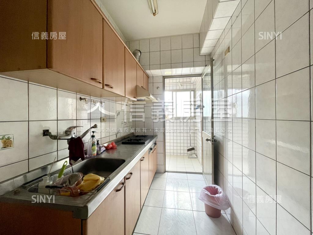 面柳川河畔三房車位房屋室內格局與周邊環境