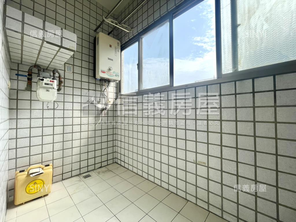 面柳川河畔三房車位房屋室內格局與周邊環境