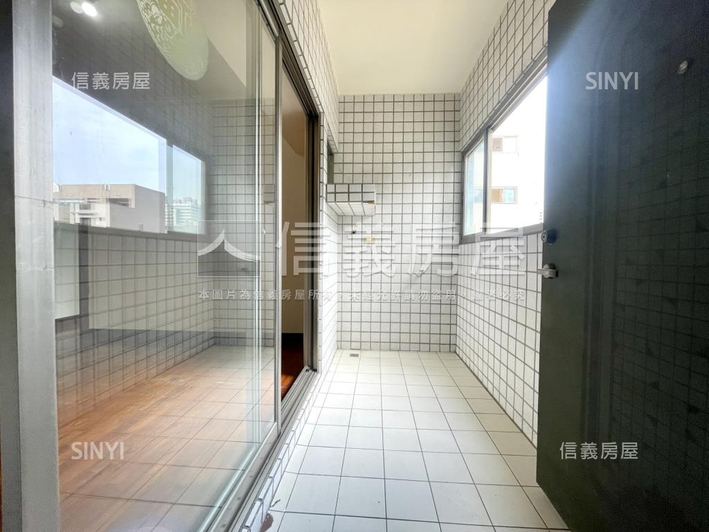 面柳川河畔三房車位房屋室內格局與周邊環境