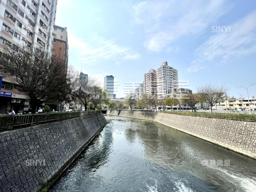 面柳川河畔三房車位房屋室內格局與周邊環境