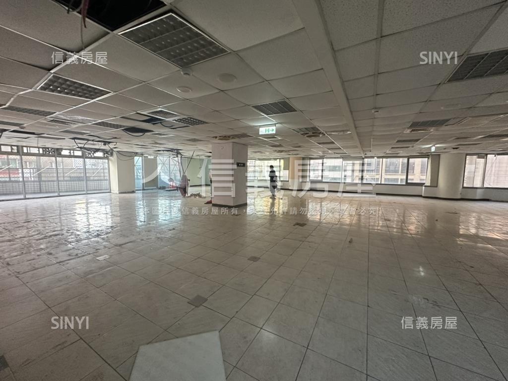 南京三民站辦公附平面車位房屋室內格局與周邊環境