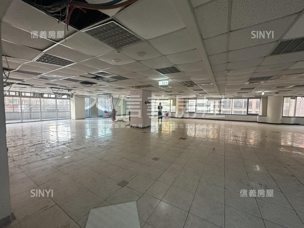 南京三民站辦公附平面車位房屋室內格局與周邊環境