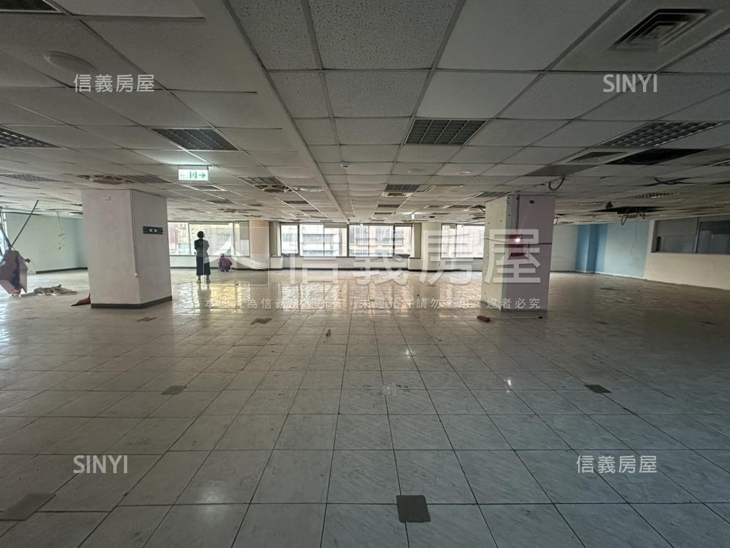 南京三民站辦公附平面車位房屋室內格局與周邊環境