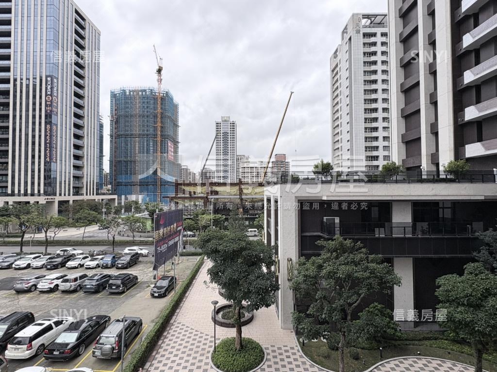 百邑稀有中型辦公附車位房屋室內格局與周邊環境