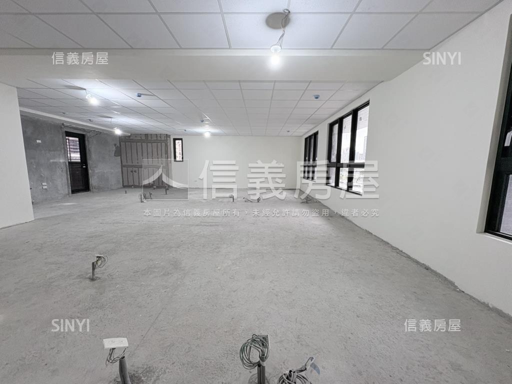 百邑稀有中型辦公附車位房屋室內格局與周邊環境