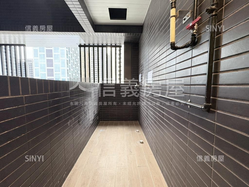 百邑稀有中型辦公附車位房屋室內格局與周邊環境