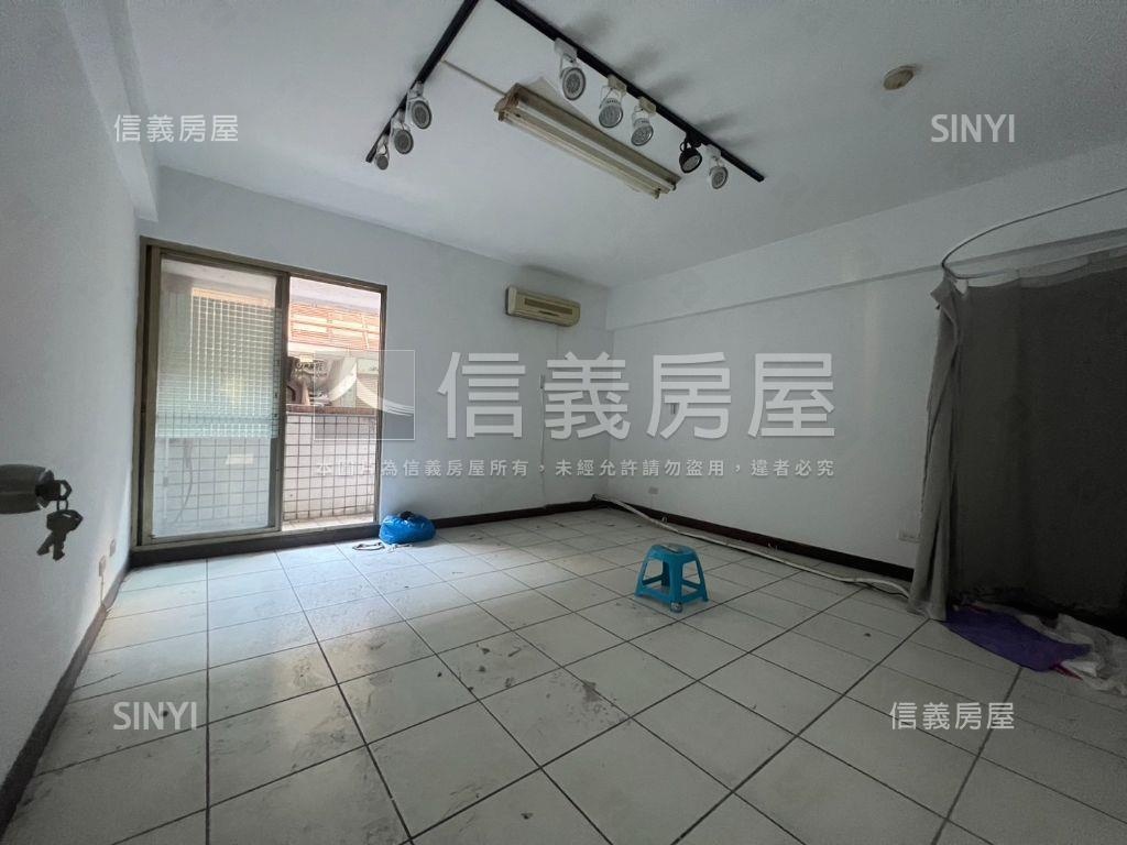 逢甲金店面★有車位房屋室內格局與周邊環境