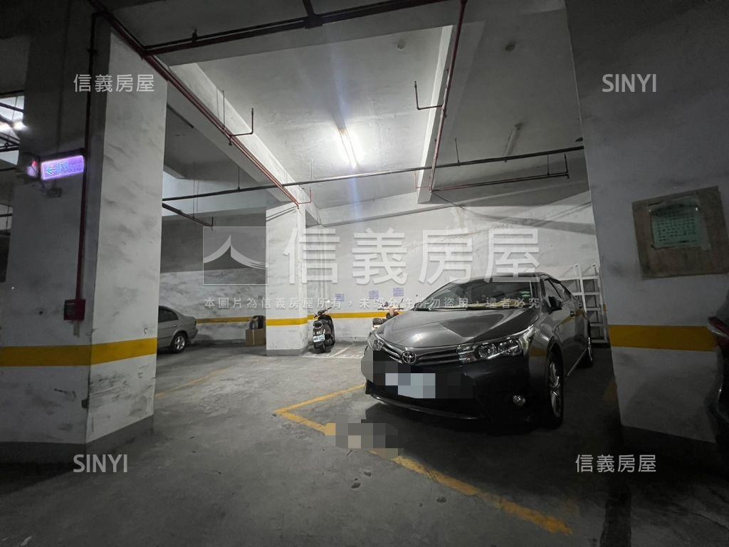 逢甲金店面★有車位房屋室內格局與周邊環境
