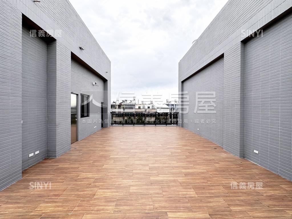 軟體園區邊間臨路店套房屋室內格局與周邊環境