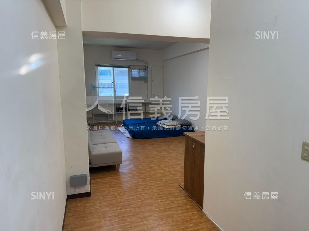 忠孝中聯管理高樓相連兩戶房屋室內格局與周邊環境