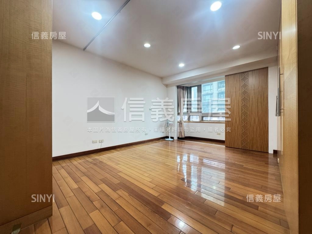 冠德花園城堡稀有釋出房屋室內格局與周邊環境