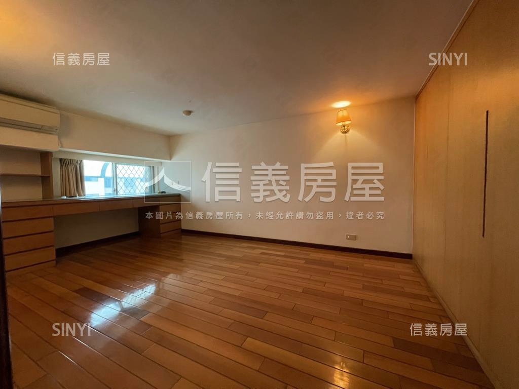 冠德花園城堡稀有釋出房屋室內格局與周邊環境