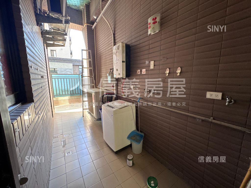 太睿Ａ１９三房車位房屋室內格局與周邊環境