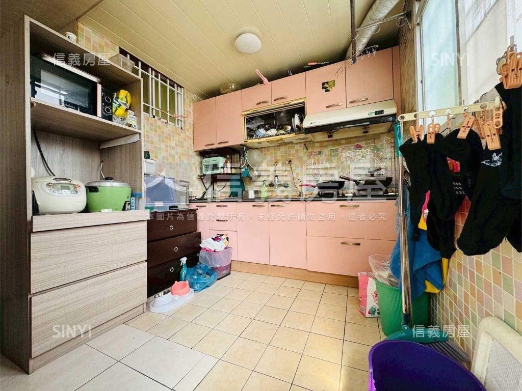 近車站低總價３房１室美屋房屋室內格局與周邊環境