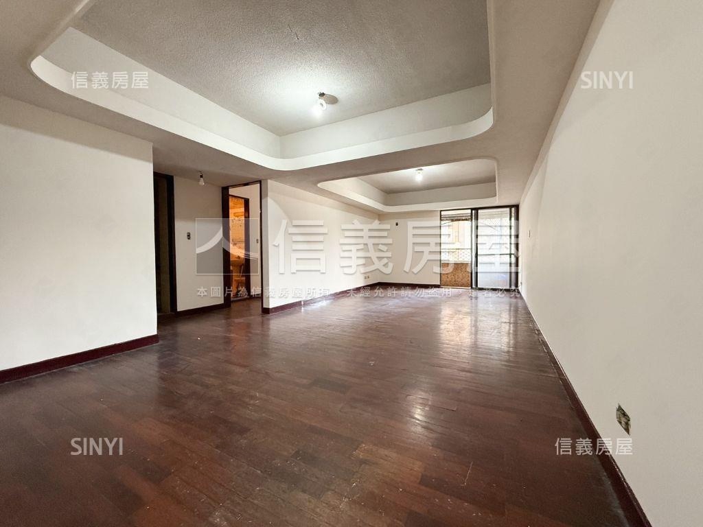 【捷運站旁】電梯全天管理房屋室內格局與周邊環境