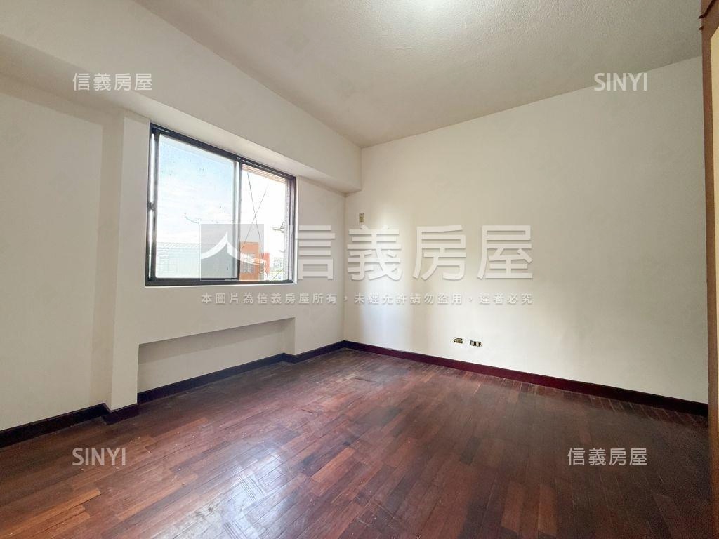 【捷運站旁】電梯全天管理房屋室內格局與周邊環境