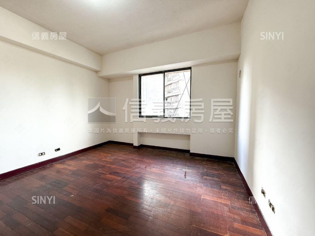 【捷運站旁】電梯全天管理房屋室內格局與周邊環境