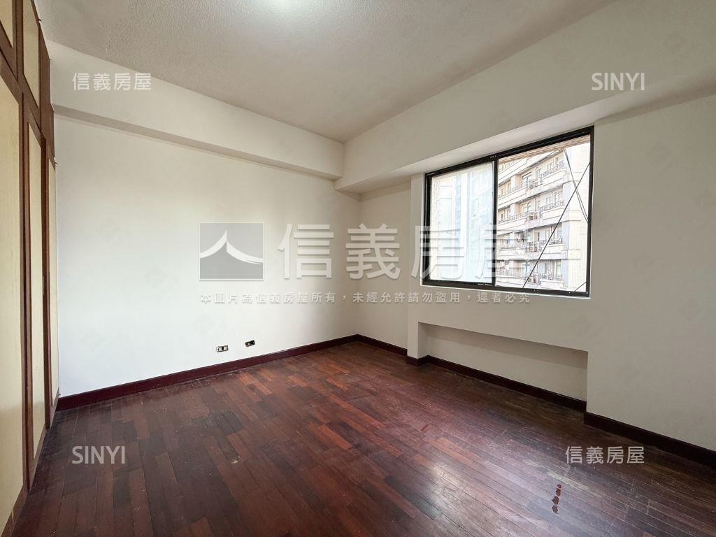 【捷運站旁】電梯全天管理房屋室內格局與周邊環境