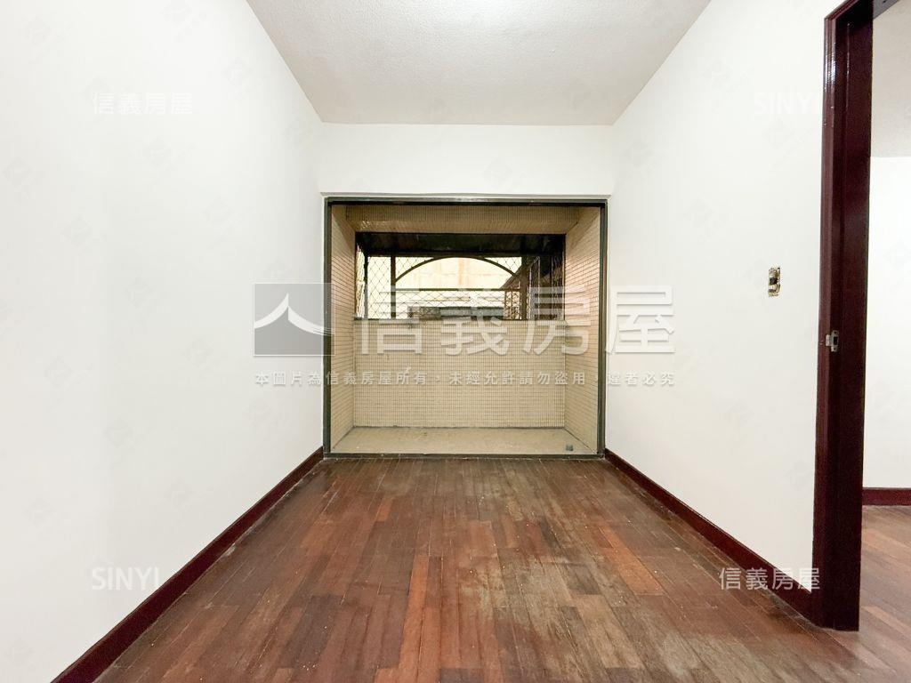 【捷運站旁】電梯全天管理房屋室內格局與周邊環境