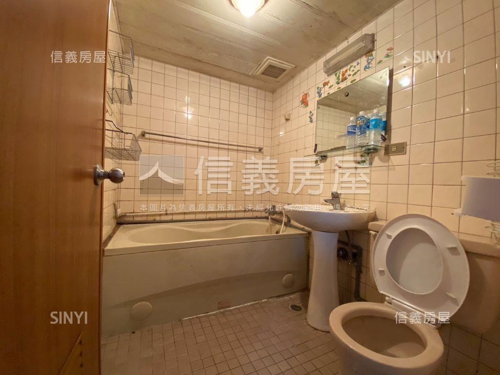 【捷運站旁】電梯全天管理房屋室內格局與周邊環境