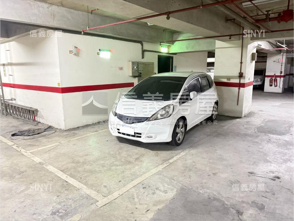 專任精選優質廠辦坡平車位房屋室內格局與周邊環境