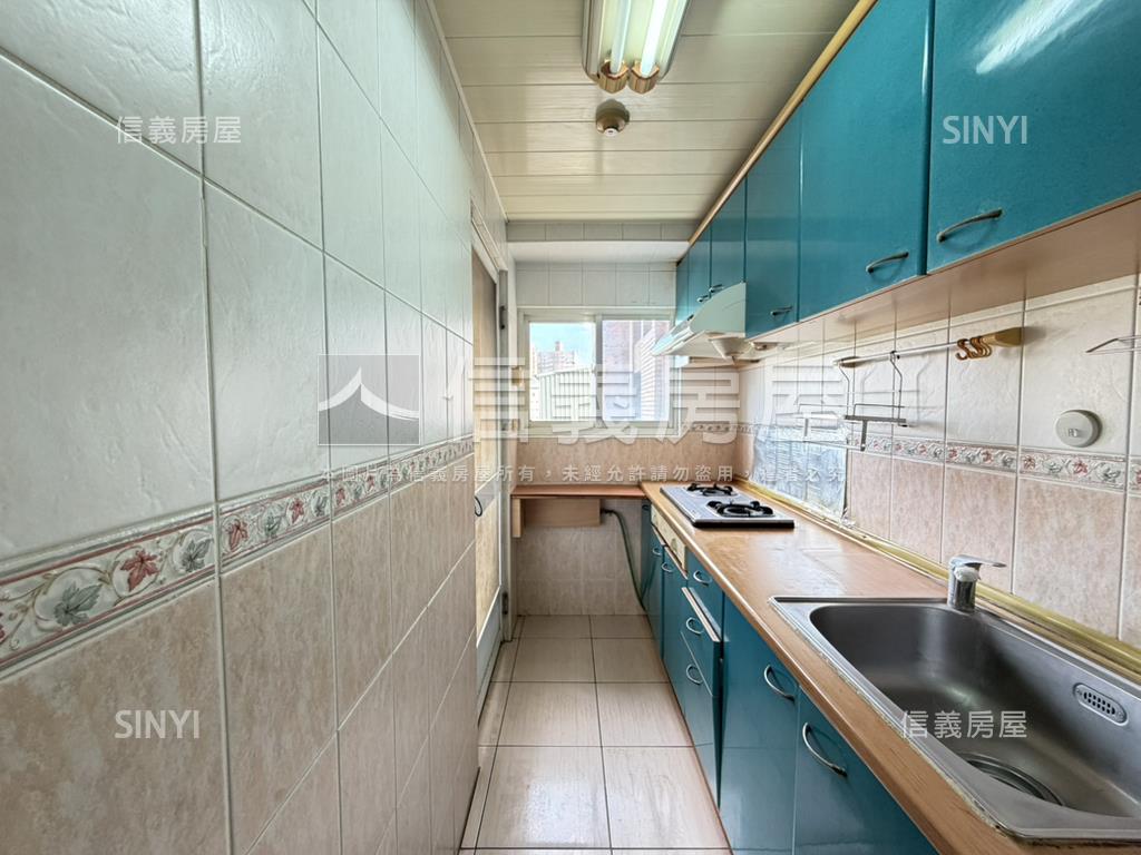 公園臻邸大廈３房平車房屋室內格局與周邊環境