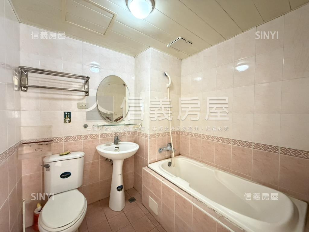 公園臻邸大廈３房平車房屋室內格局與周邊環境