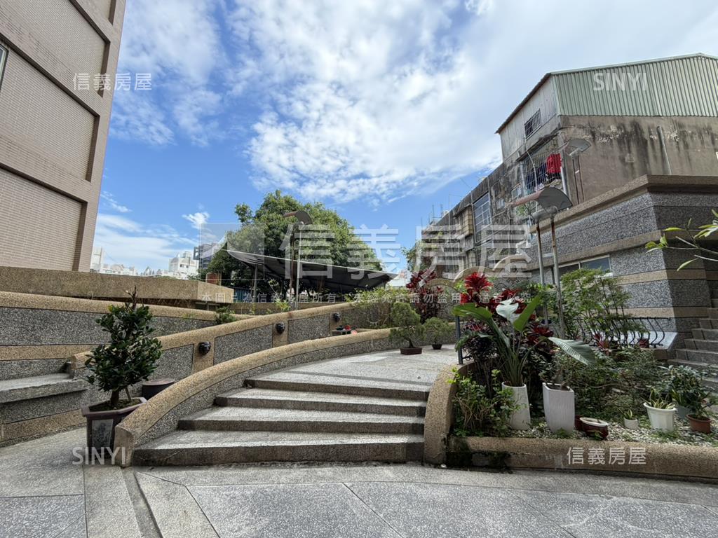 公園臻邸大廈３房平車房屋室內格局與周邊環境