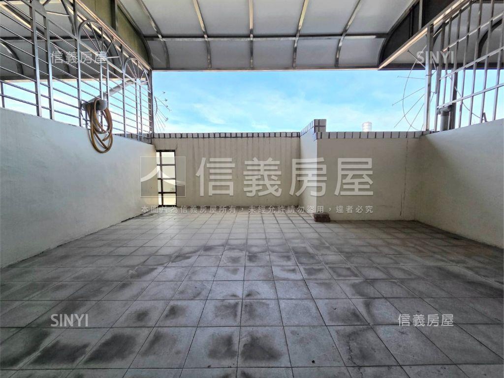 松竹西街車庫透天房屋室內格局與周邊環境