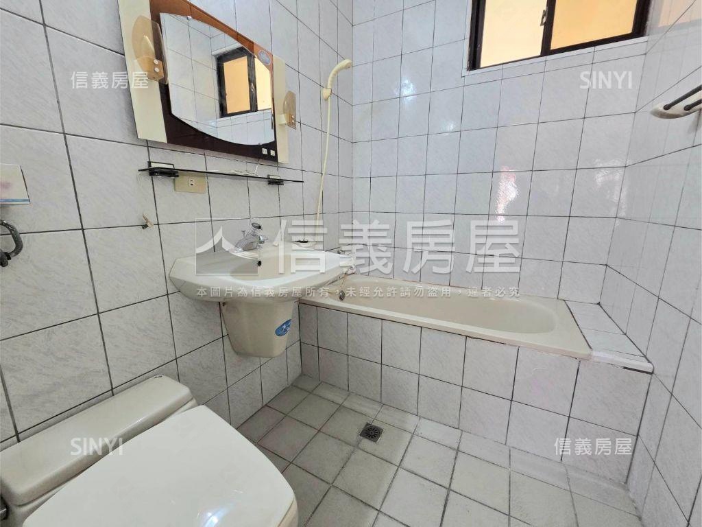 松竹西街車庫透天房屋室內格局與周邊環境